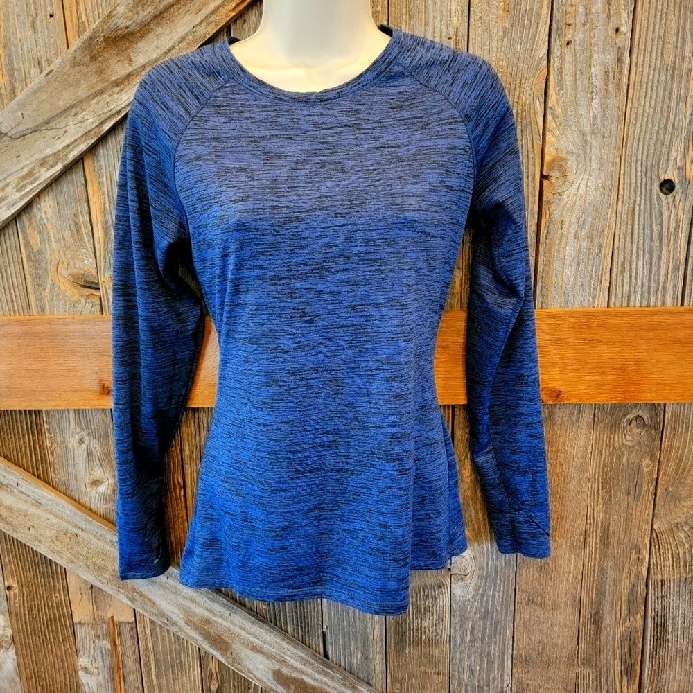 Cuddl Duds Women's Blue Denim Stretch Shirt Size Small Thumb Hole